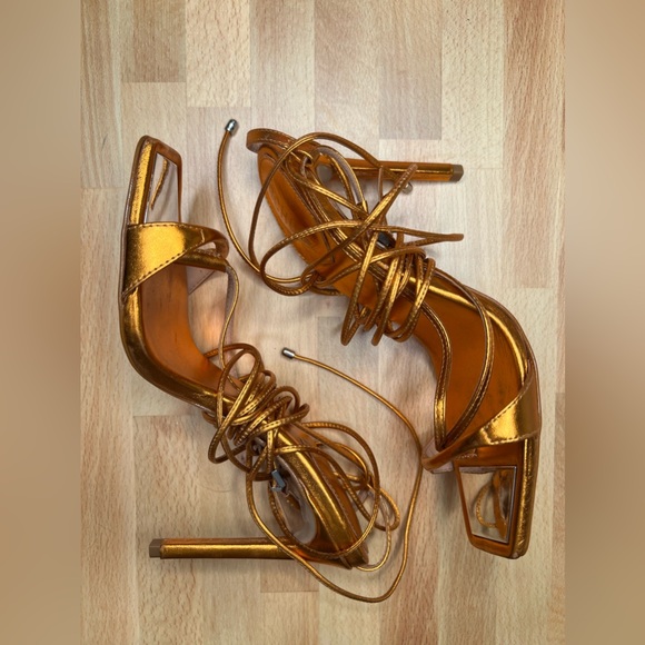 Schutz Vikki Orange Wrap Metallic Heels 🍊 - Picture 4 of 6